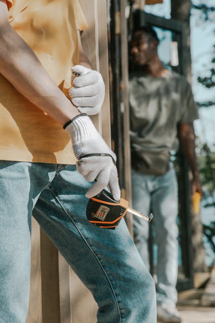 Sticle de vin roșu pe o masă de lemn